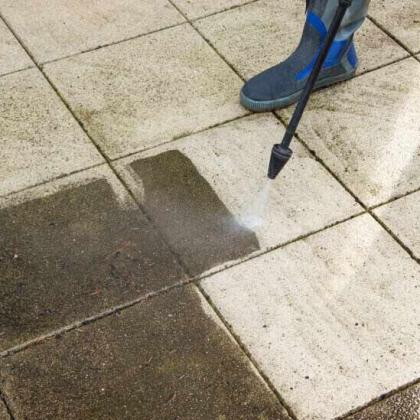 Power washing concrete