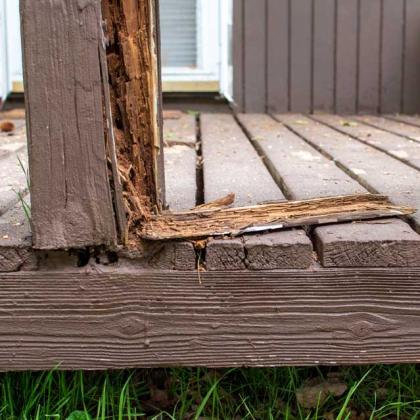 Rotten deck post in need of deck repair